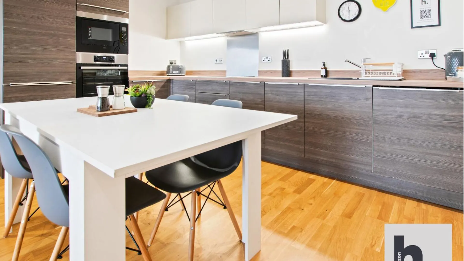 Apartment Contractors - City Centre - Free Parking - 20X Units Available Kingston upon Hull United Kingdom