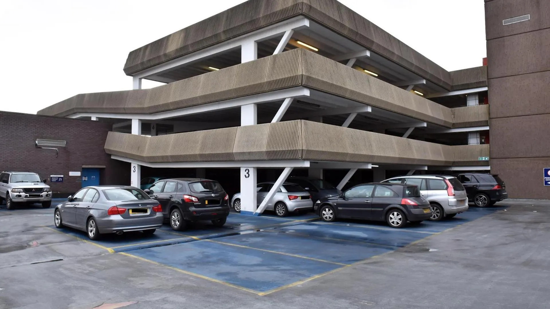 Contractors - City Centre - Free Parking - 20X Units Available Kingston upon Hull United Kingdom